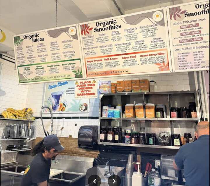 The famous EVO Juice Bar: for smoothies, juices, bowls.